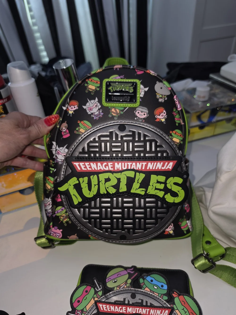 Loungefly Teenage Mutant Ninja Turtles Mini Backpack/Wallet Fangirl, fandom